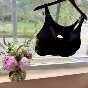 Old Navy Powersoft High Support Sports Bra 40DD (four sports bras)